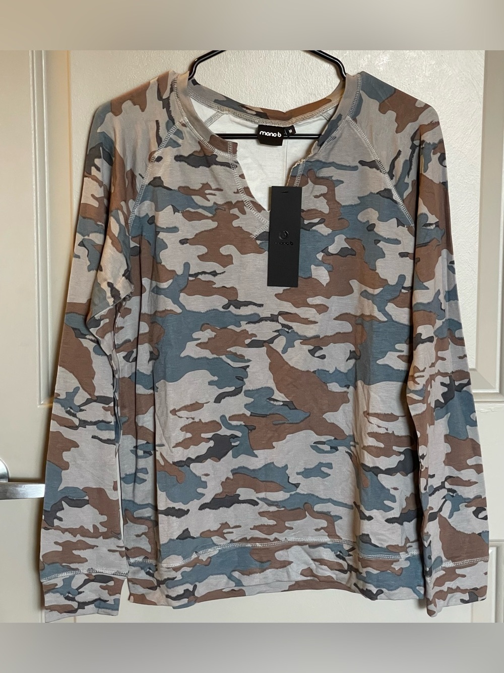 NWT Mono B Camo Long Sleeve Top Medium